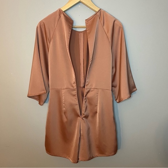 Missguided Front Tie Kimono Sleeve Faux Silk Blush Pink Playsuit Romper Size 4 - Picture 16 of 16